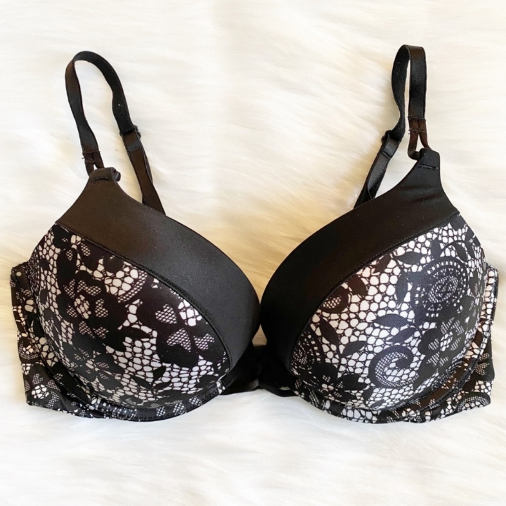 Victoria's Secret Bombshell Bra - 34B Black Lace